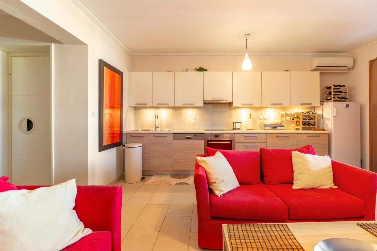 Something Different In Chalkida Apartment Karababás Exterior foto