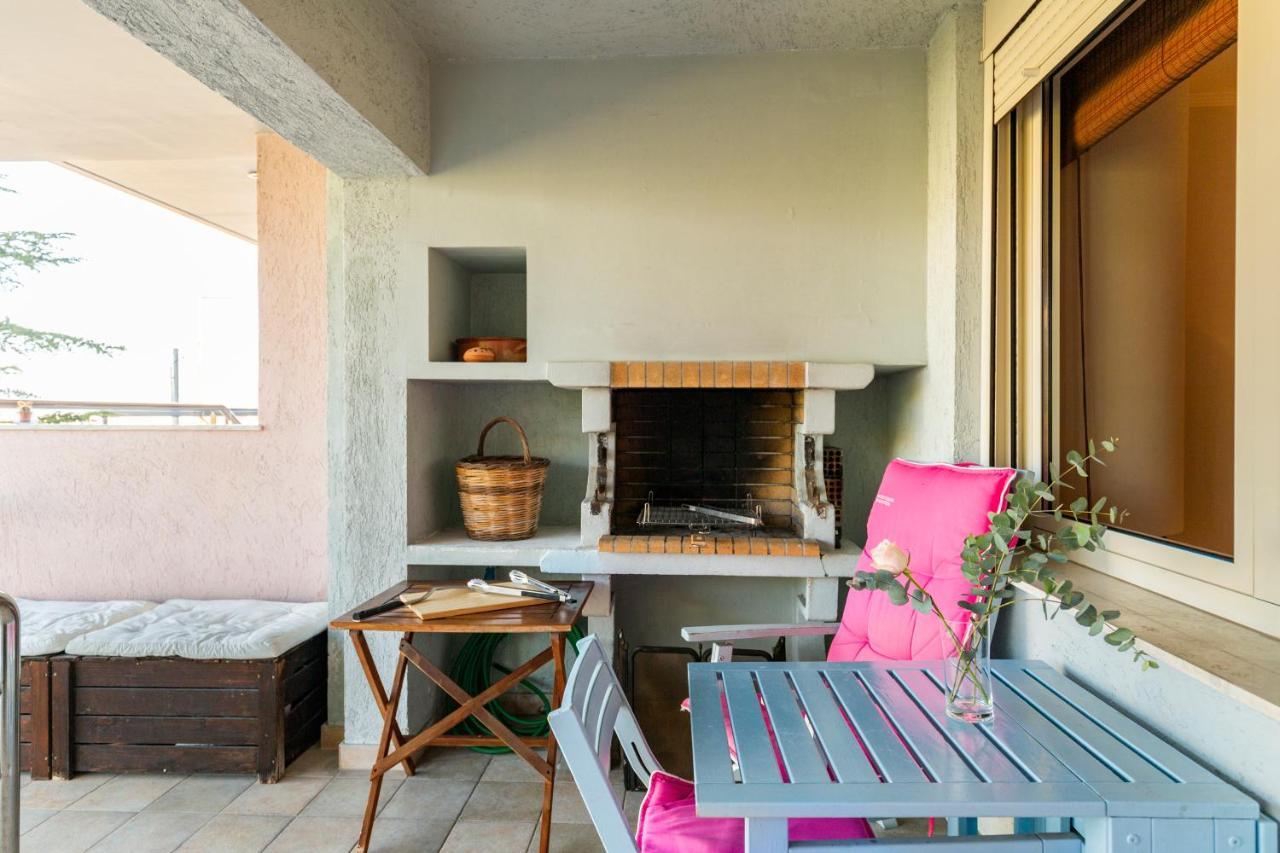 Something Different In Chalkida Apartment Karababás Exterior foto